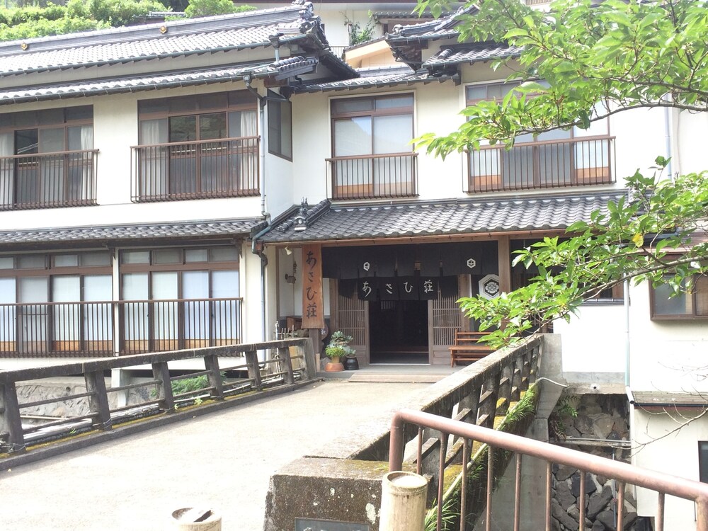 Asahisou - carbon neutral hotel in Minamata