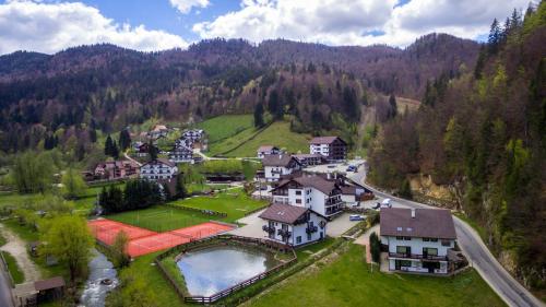 Resort Cheile Gradistei Moieciu — hotel in Brasov