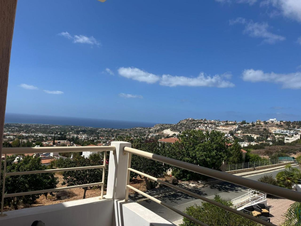 Seaview Apartments
