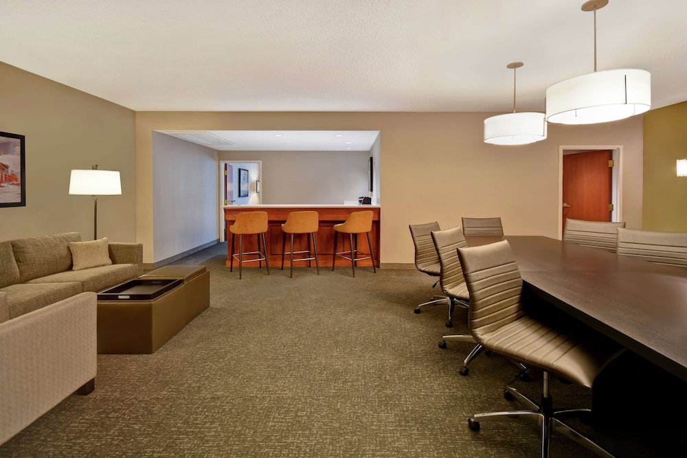 Embassy Suites Little Rock - photo 39