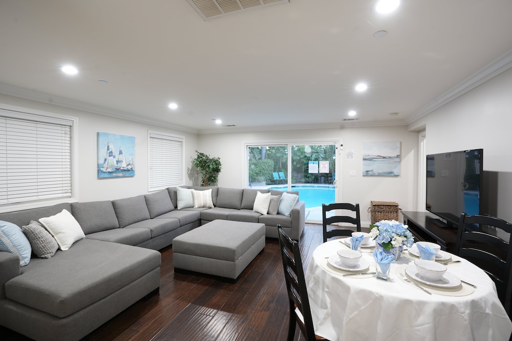 Destination #06 in Anaheim, United States