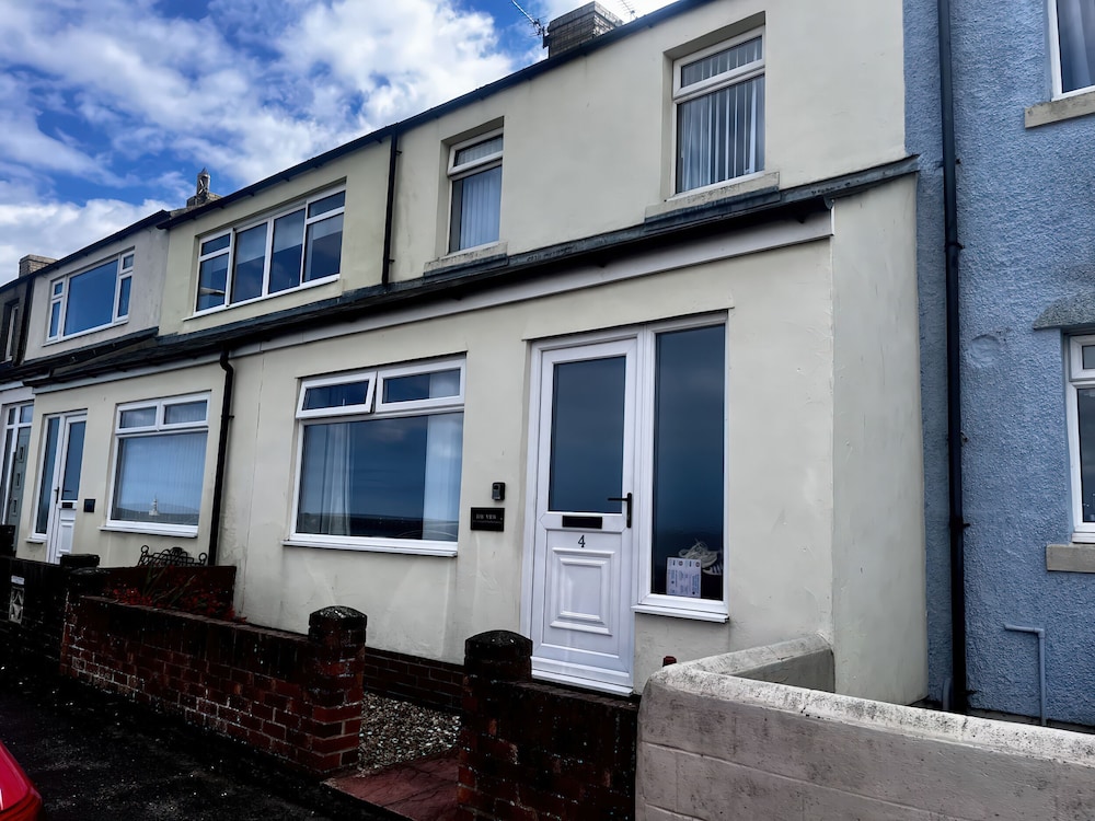 Bay View - carbon neutral hotel in Amble