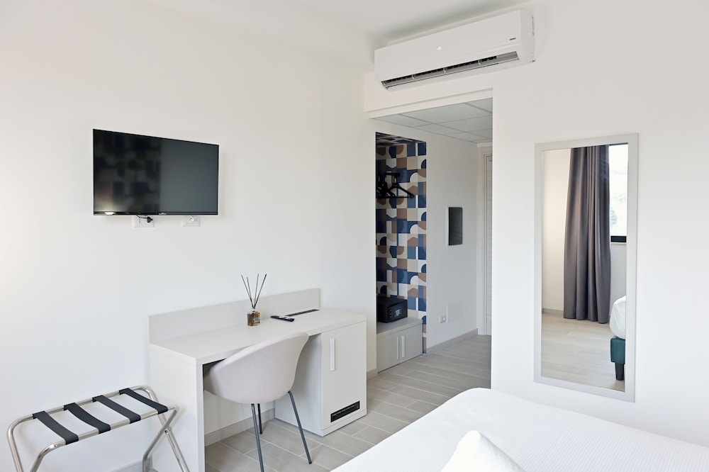Hotel HE Roma — Riano — photo 3
