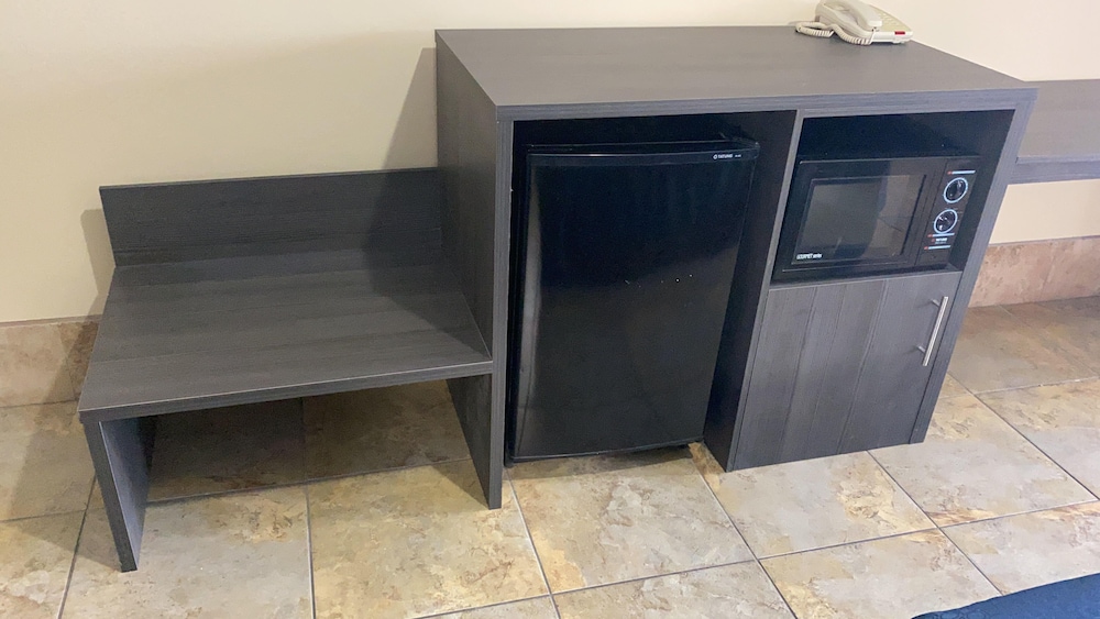 Texas Inn and Suites McAllen at La Plaza Mall and Airport - photo 4