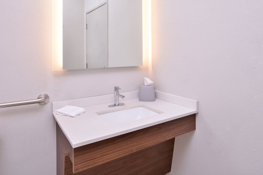 Holiday Inn Express Hotel & Suites Elgin by IHG - photo 19