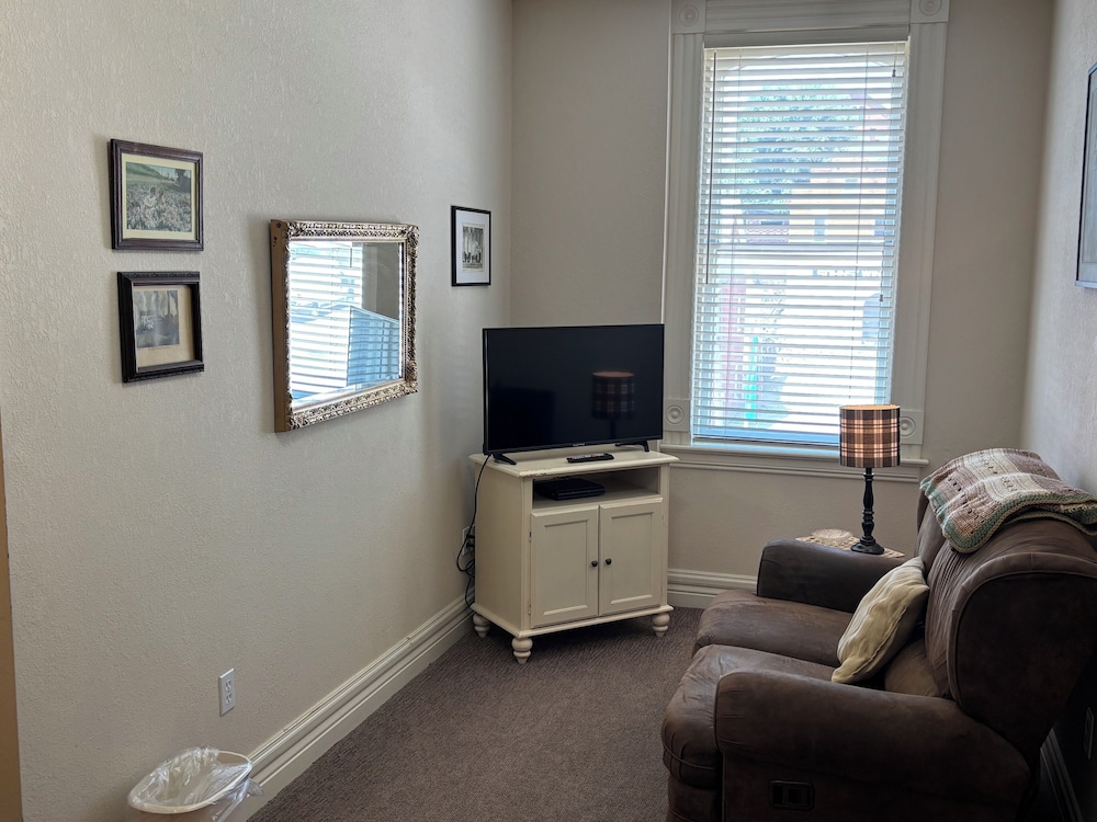 Hermann Crown Suites - photo 154