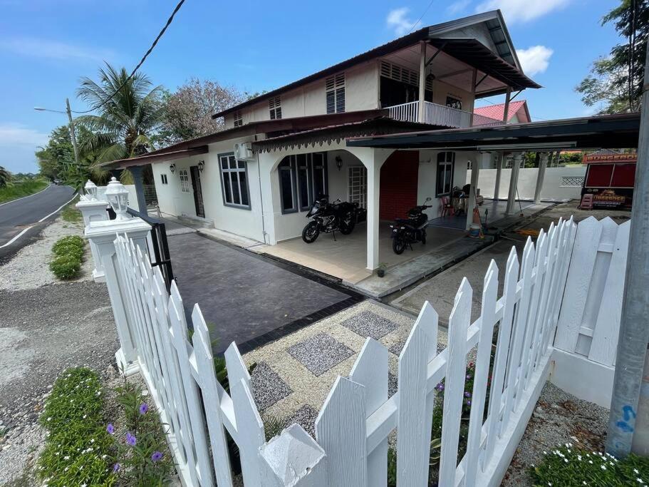 Rossini Homestay — 4-Star Luxury Hotel in Muar, Malaysia
