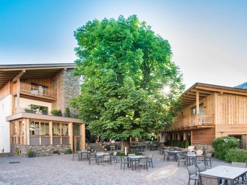 Hotel Gasthof Höllriegl - carbon neutral hotel in Sarentino