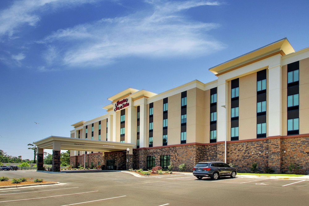 Hampton Inn & Suites Southport - photo 57