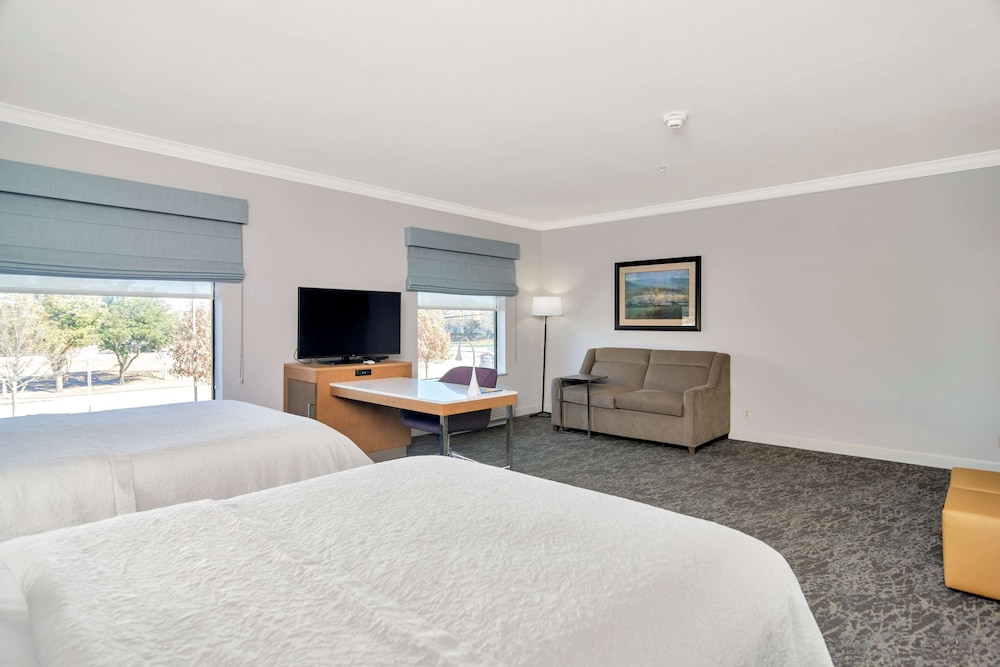 Hampton Inn & Suites Fort Worth Fossil Creek - photo 26
