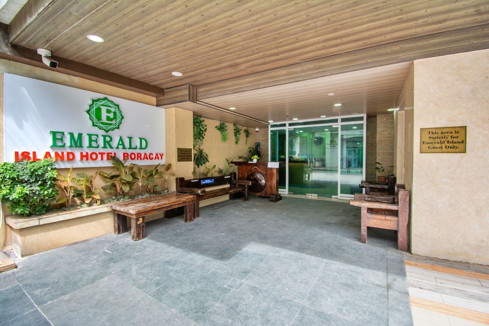 Emerald Island Hotel - last minute hotel in Malay