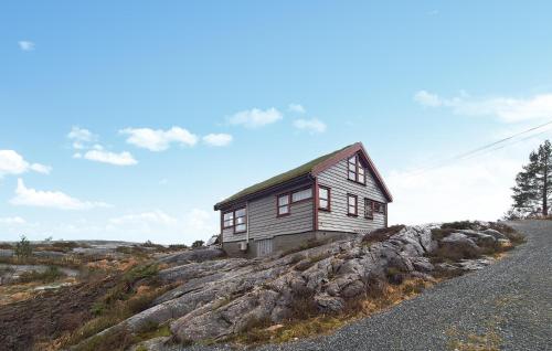 Lovely Home In Masfjordnes With Sauna — 4-Star Luxury Hotel in Masfjorden, Norway