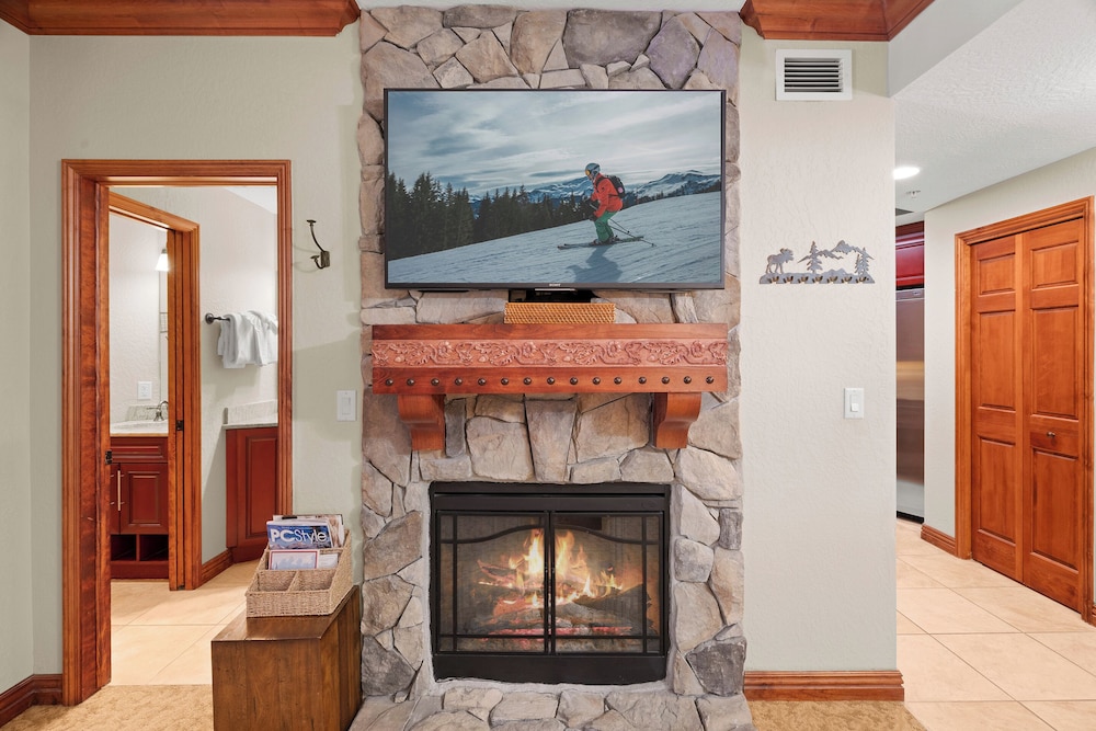 Canyons Village Condos by All Seasons Resort Lodging - photo 45