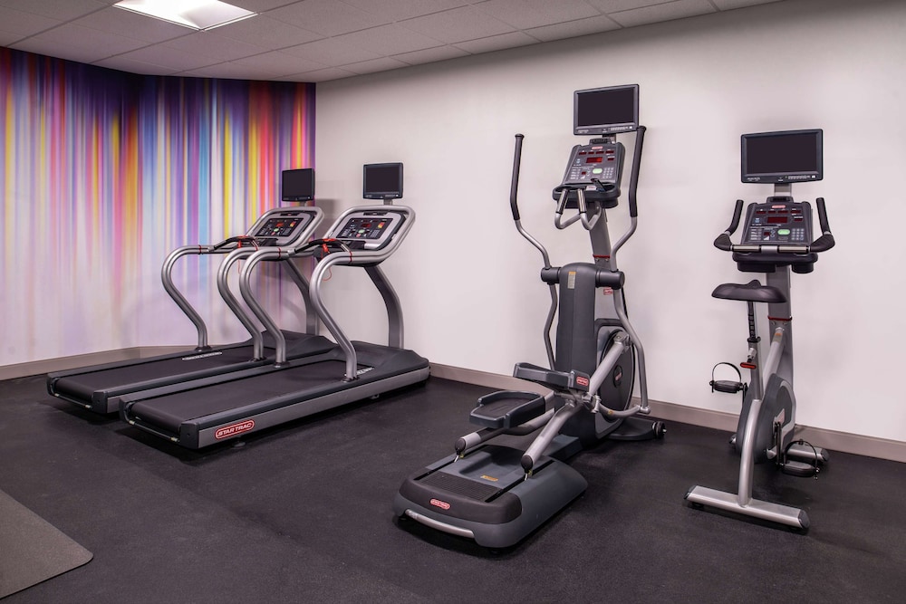 Hilton Garden Inn Kansas City Airport - photo 33