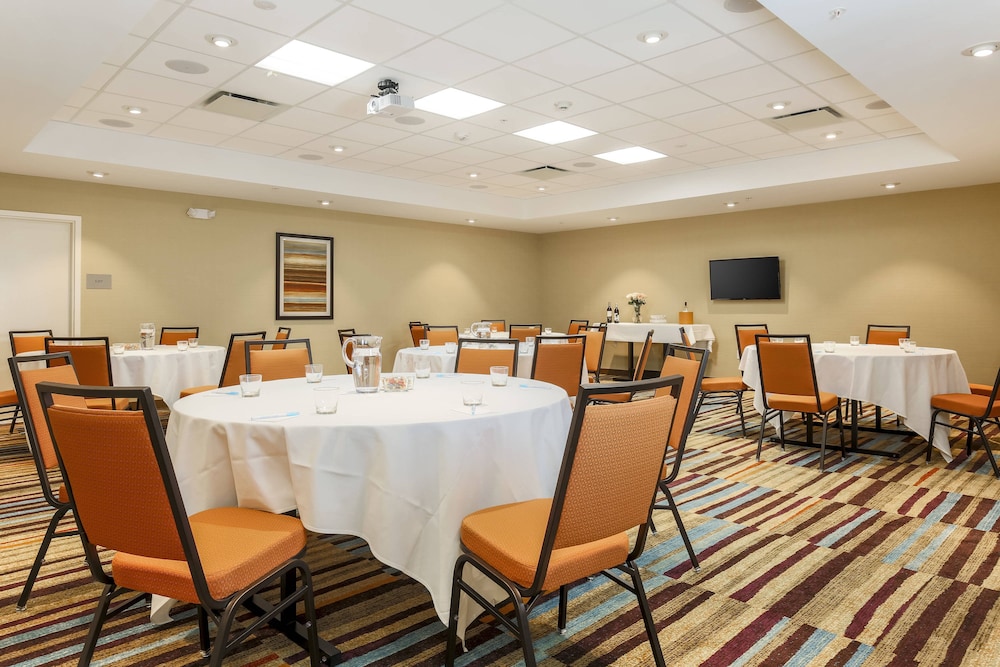 Fairfield Inn & Suites by Marriott Decatur at Decatur Conference Center - photo 42