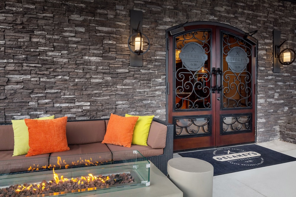 The Delaney Hotel - photo 23