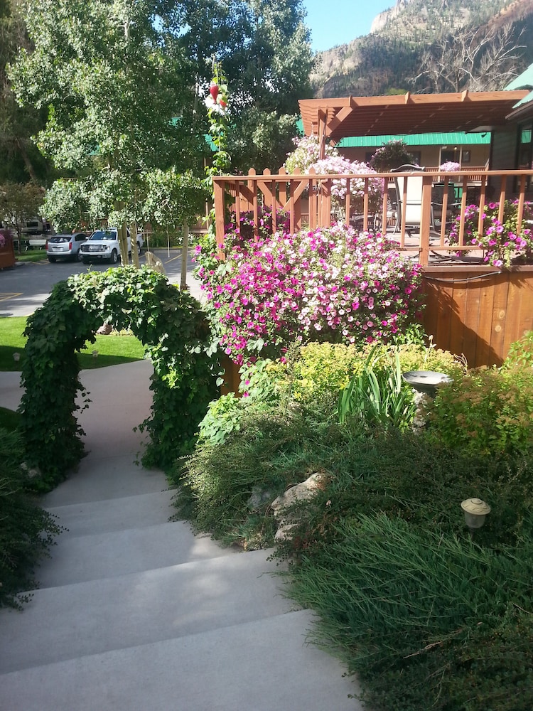 The River's Edge Motel Lodge & Resort - photo 30
