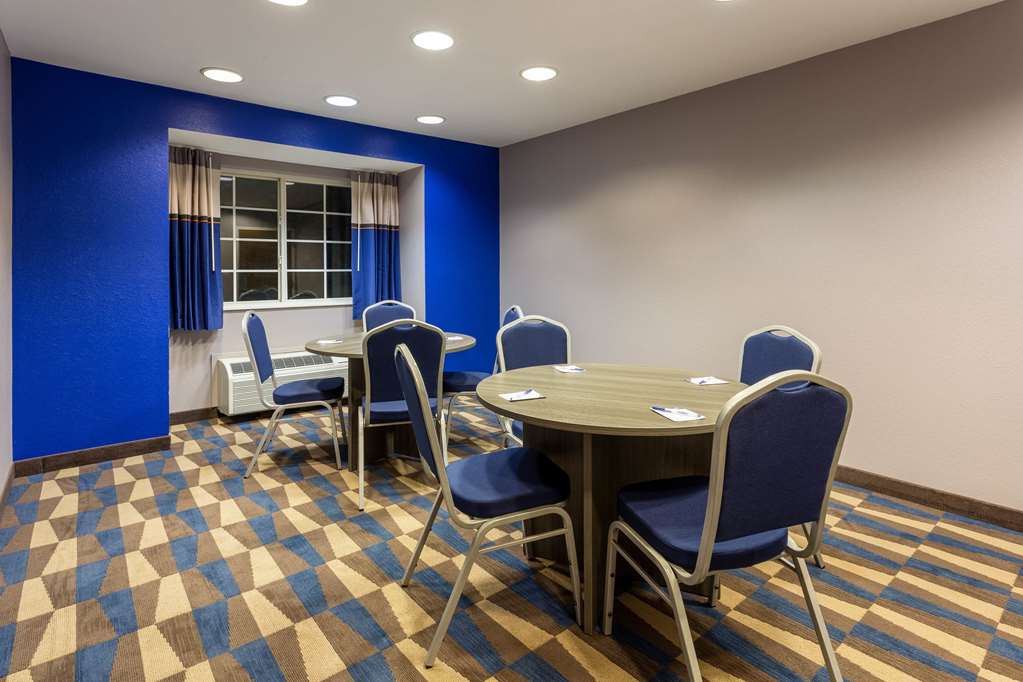 Microtel Inn & Suites by Wyndham Bethel Danbury - photo 14