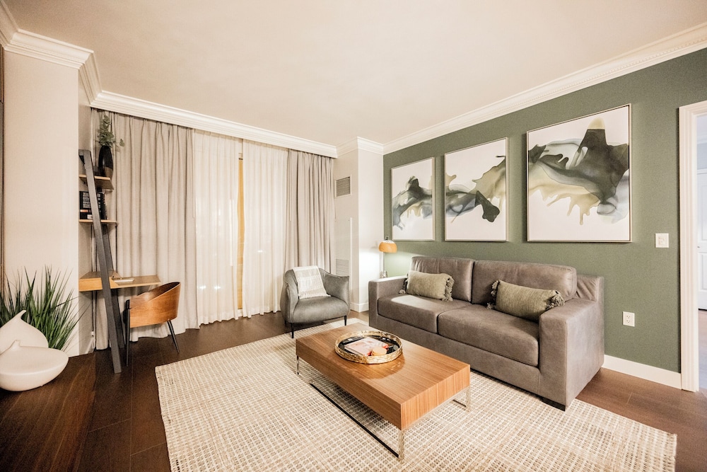 StripViewSuites at Signature - photo 171