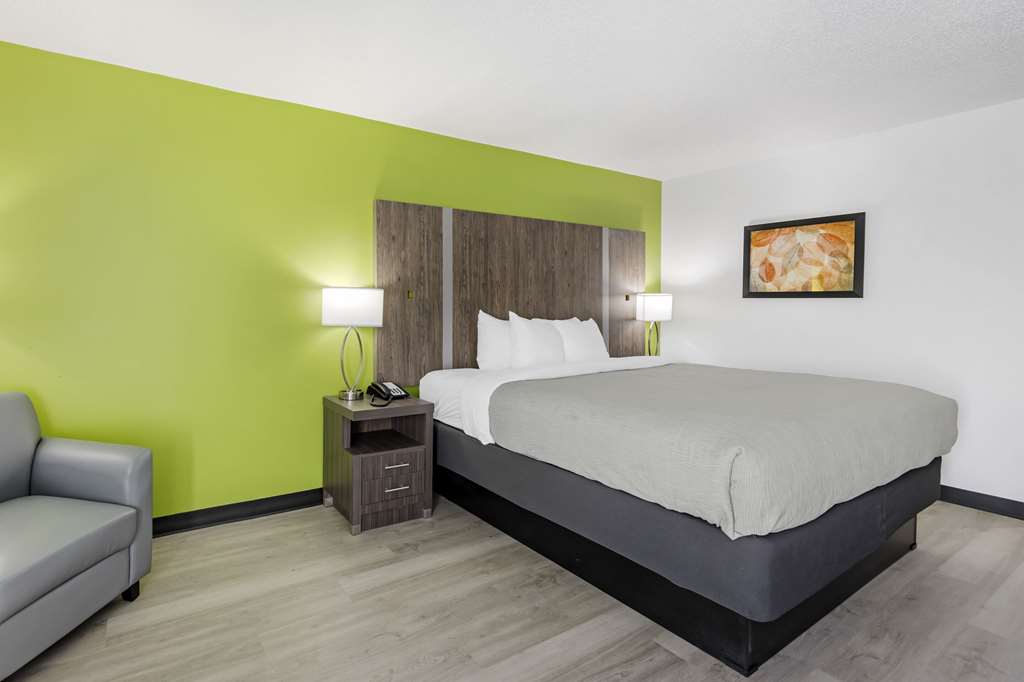 Quality Inn Clarksville Exit 11 - photo 11