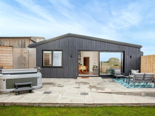 Hernmargh Skiber - carbon neutral hotel in Unknown City