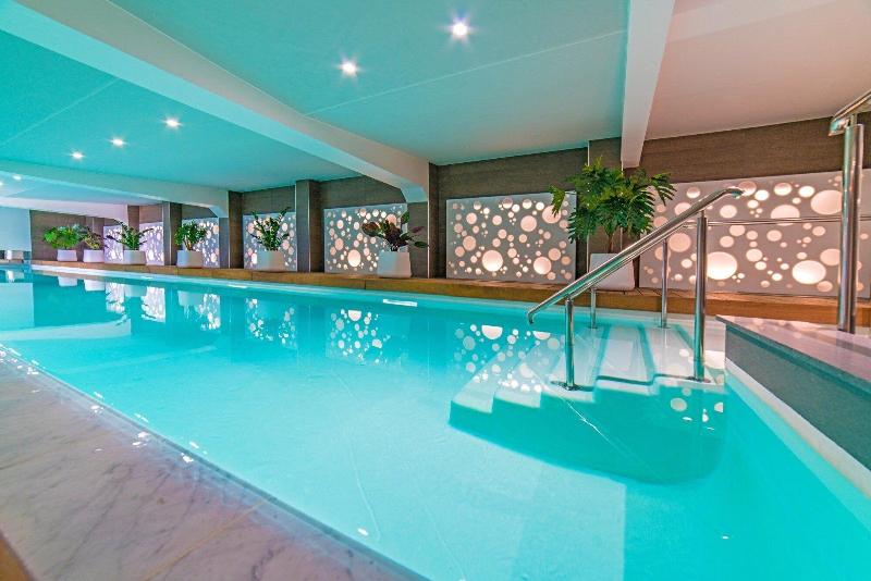 Les Jardins De Saint Cloud — 4-Star Luxury Hotel in Saint-Cloud, France