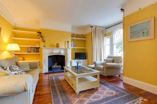 Pass the Keys Spacious Victorian Home with Free Parking — 4-Star Luxury Hotel in Cambridge, United Kingdom