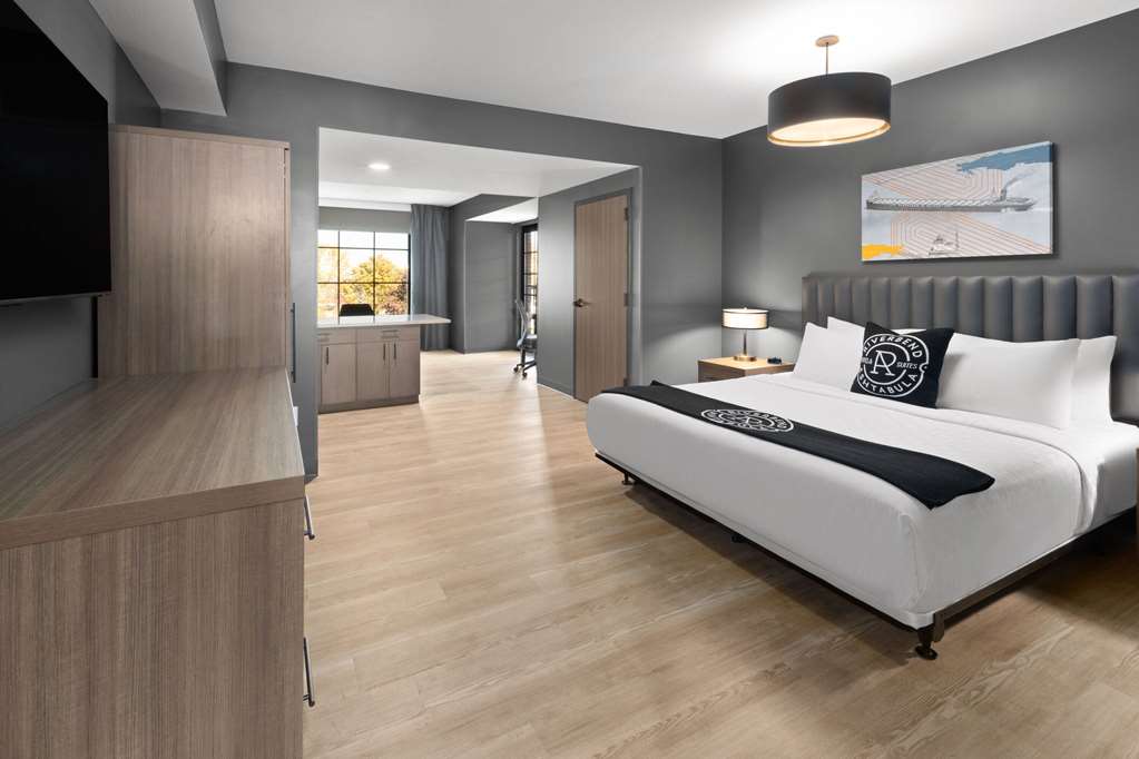 Riverbend Hotel and Suites Trademark Collection by Wyndham - photo 34