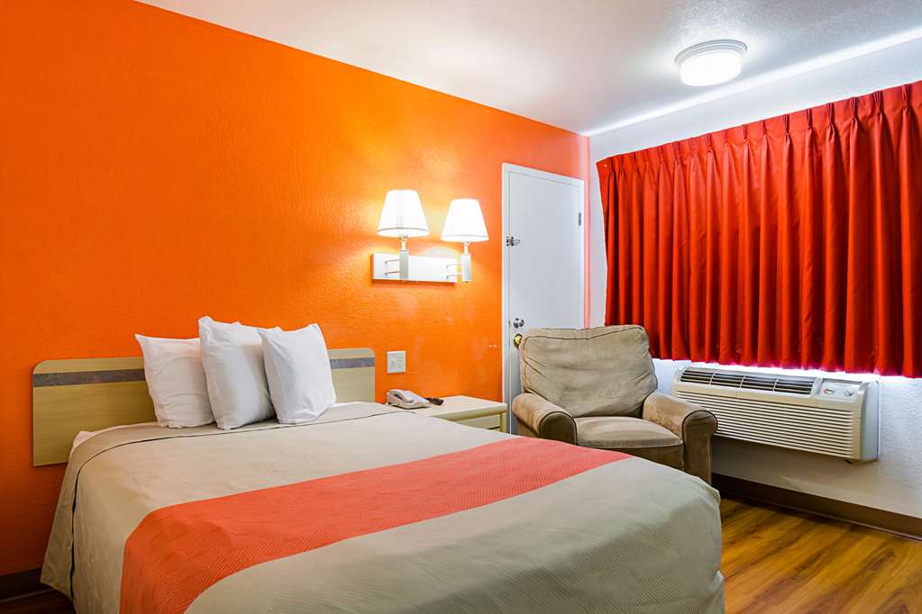 Motel 6 Mitchell SD - photo 10