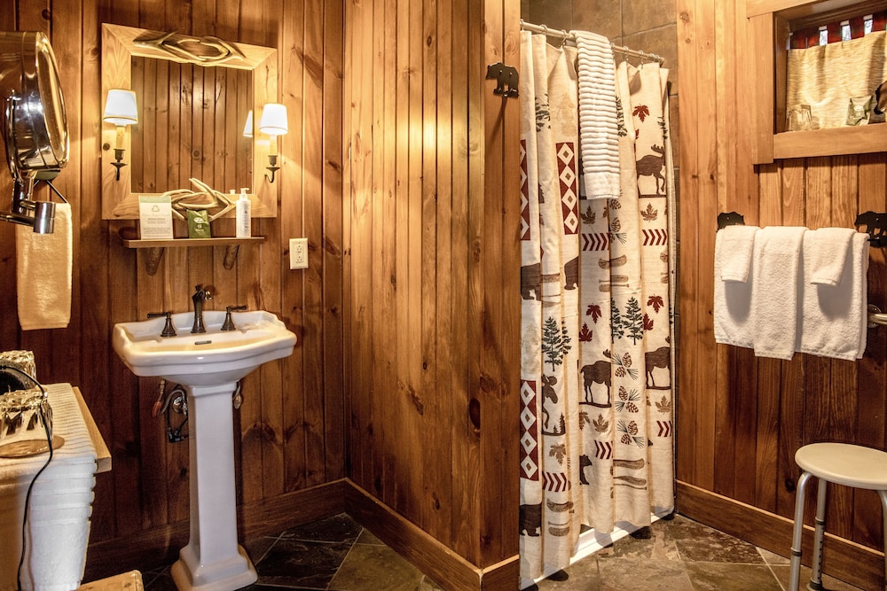 Finger Lakes Lodging - photo 20