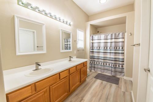 Gorgeous Las Vegas home with RV parking — 4-Star Luxury Hotel in Las Vegas, United States