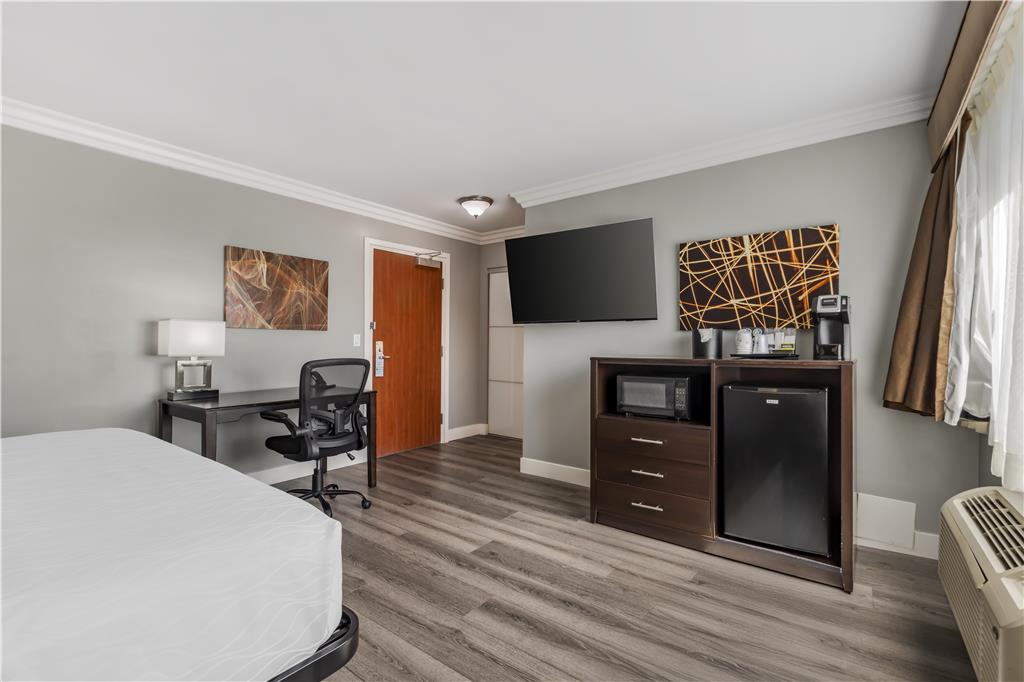 Best Western Plus LA Mid Town Hotel - photo 23
