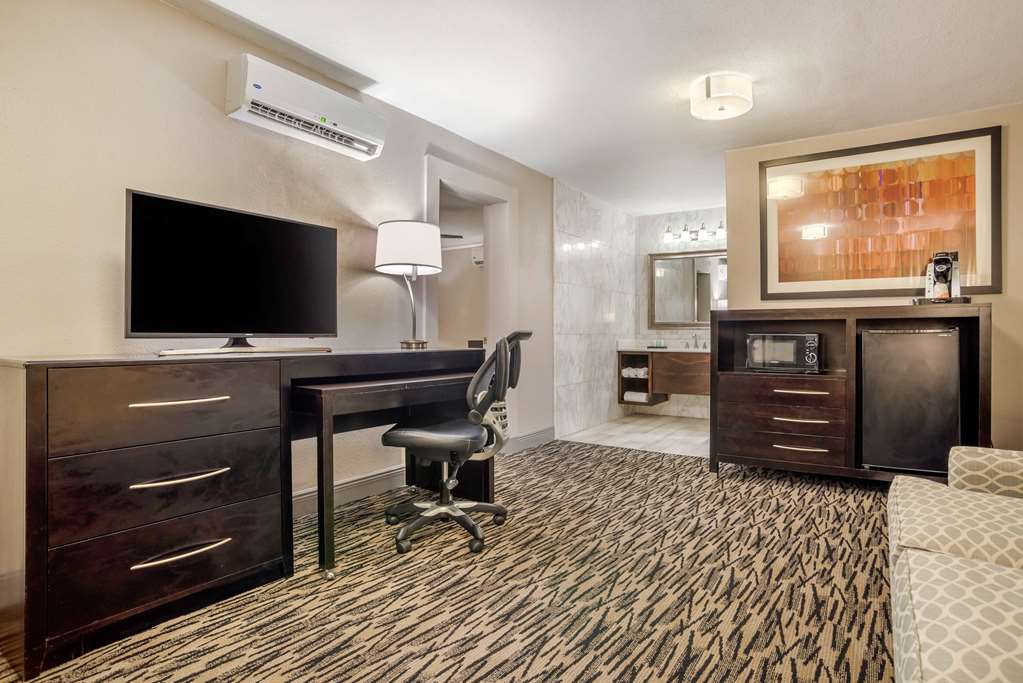 Clarion Inn and Conference Center - photo 28