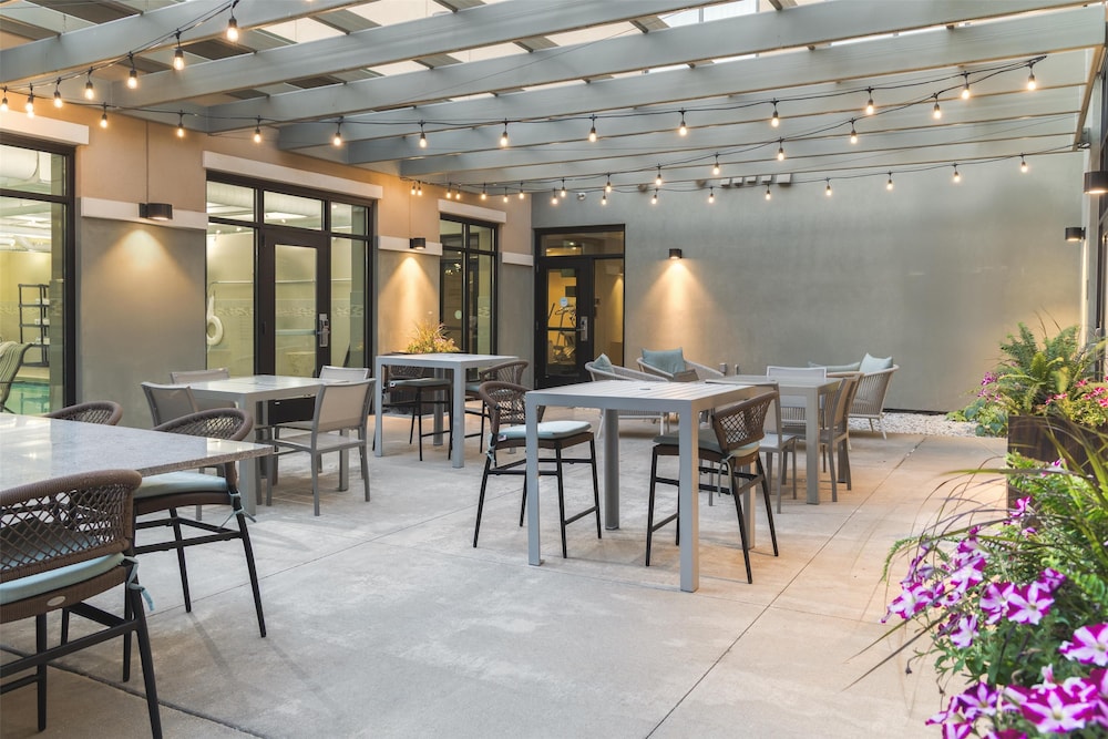 Homewood Suites by Hilton Wauwatosa Milwaukee - photo 44