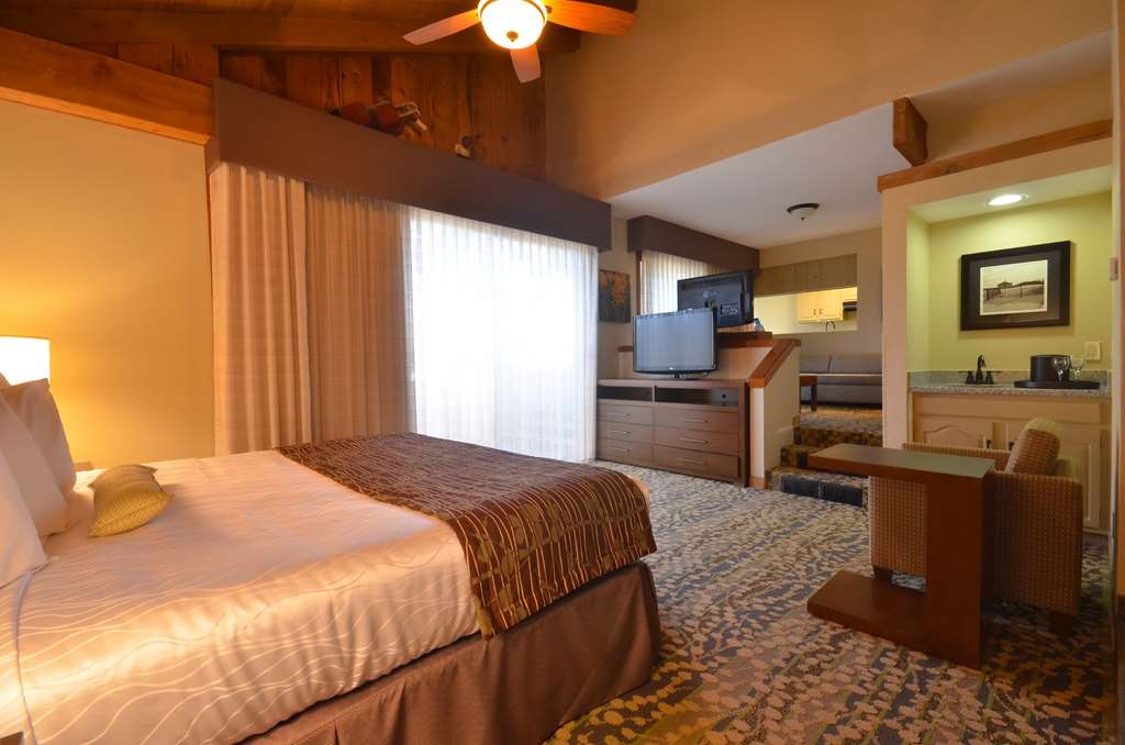 Best Western The Inn & Suites Pacific Grove - photo 17