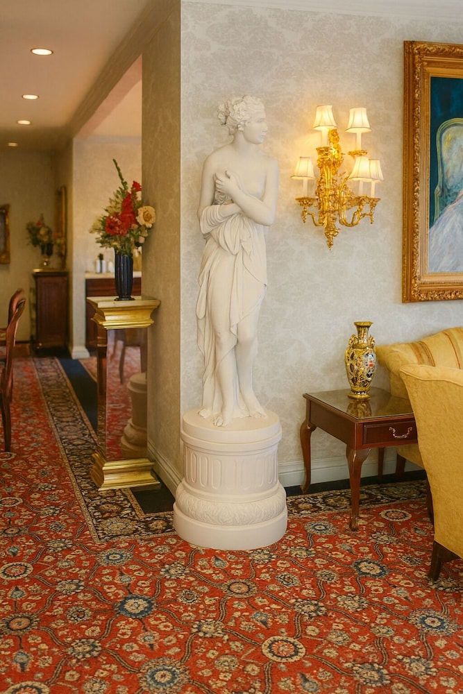 Carlyle Hotel - photo 5