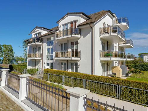 Residenz Falkenberg Apt. 03 — 4-Star Luxury Hotel in Ostseebad Sellin, Germany