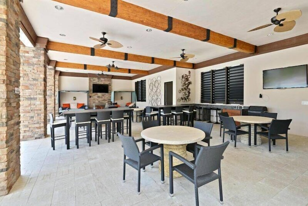 Fabulous Single Home w Pool at Solterra Resort - photo 46