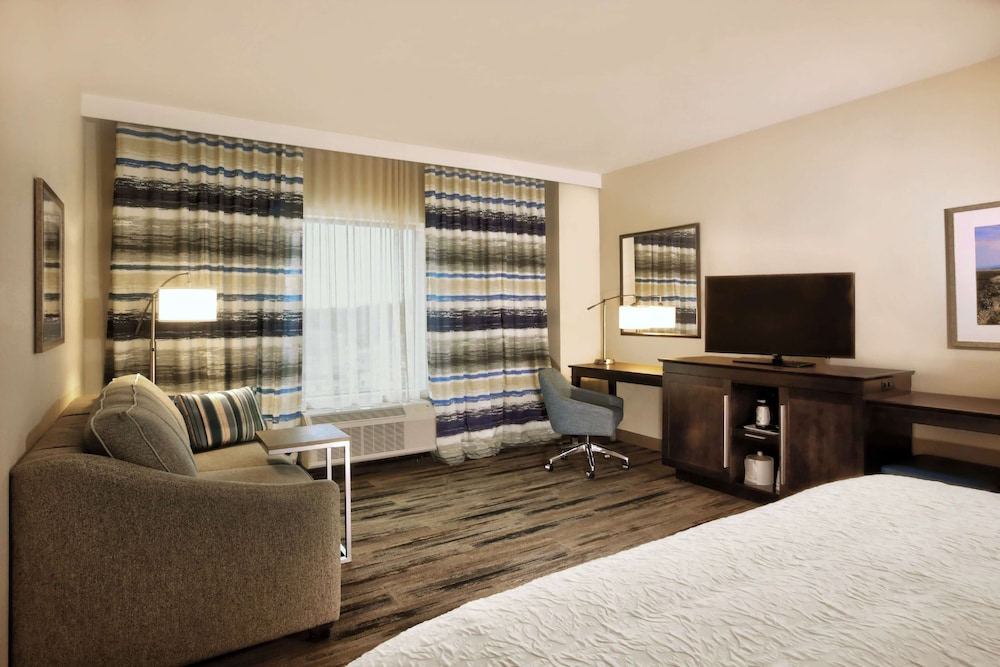 Hampton Inn & Suites Baltimore Aberdeen - photo 8