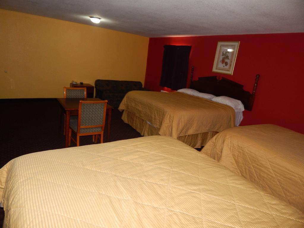 Sunrise Inn Brownsville - photo 12