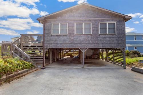 7134 Kessinger’s Honeymoon in Nags Head, United States