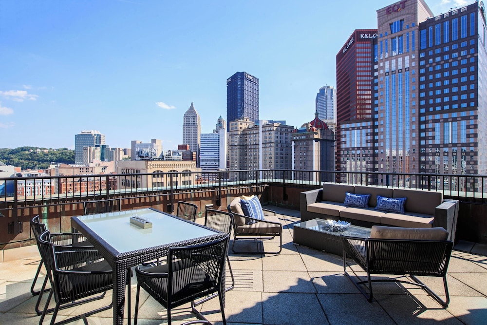 Renaissance Pittsburgh Hotel - photo 12