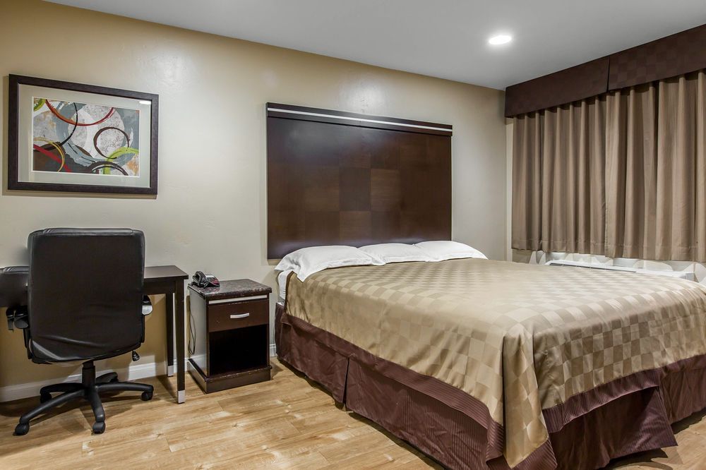 Rodeway Inn and Suites Chula Vista - photo 10