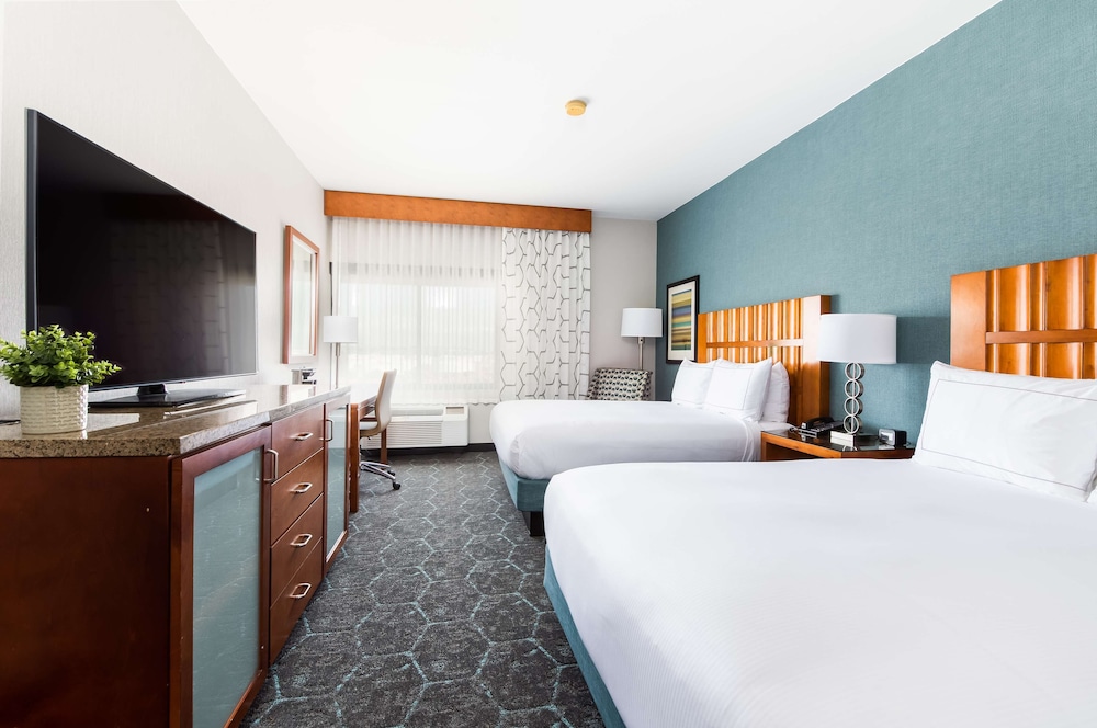 DoubleTree by Hilton Carson - photo 7