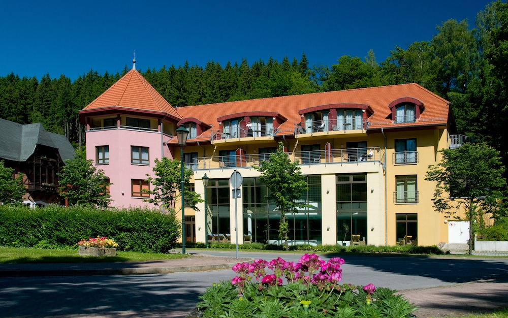 Hotel Habichtstein — 4-Star Luxury Hotel in Harzgerode, Germany