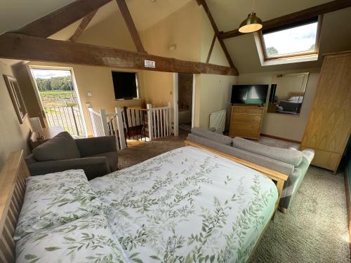 Granary cottage with HOT TUB