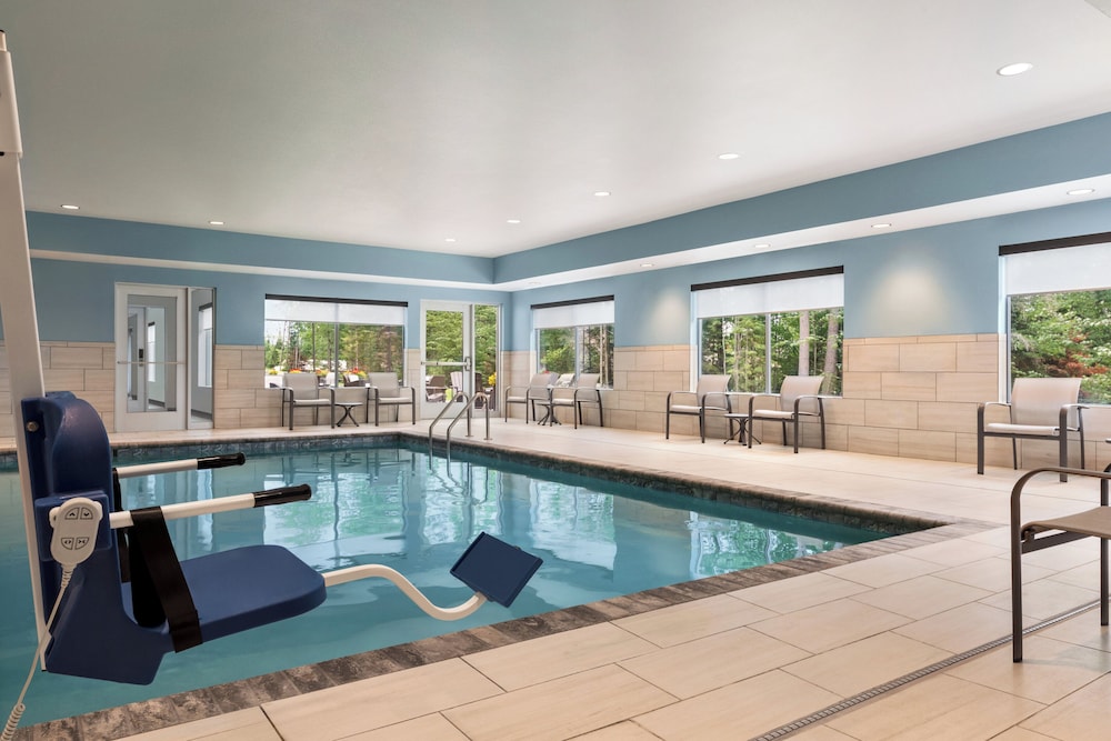 Holiday Inn Express and Suites Rhinelander by IHG - photo 29
