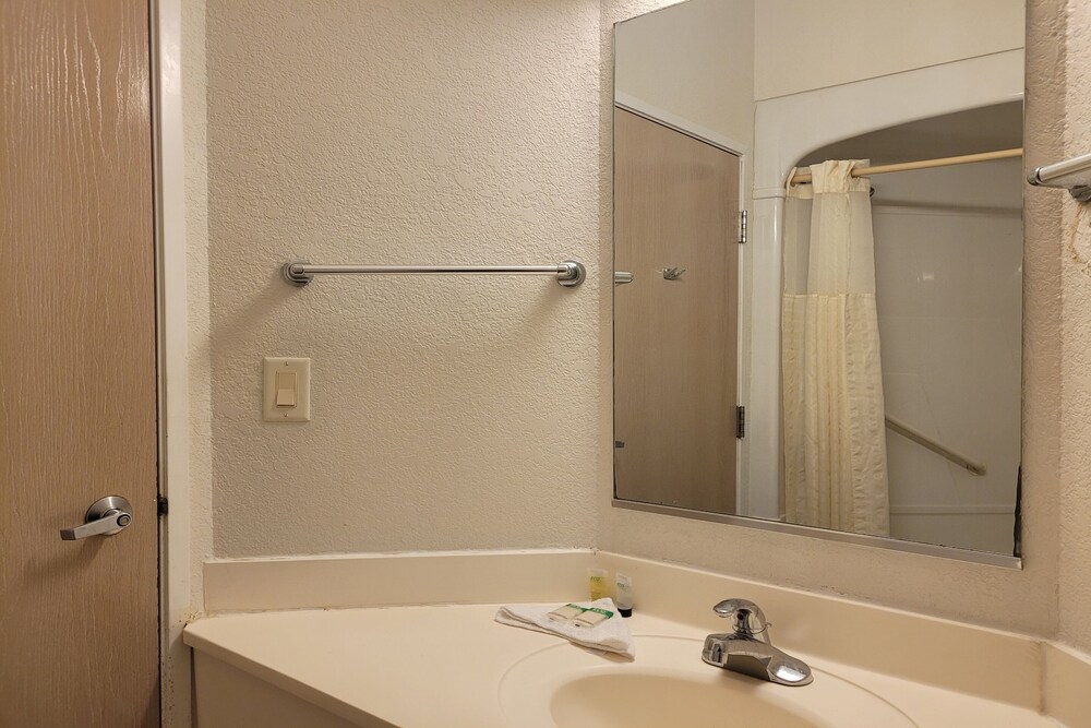 Modern Stay 39 Lakeview By OYO Minonk - photo 52