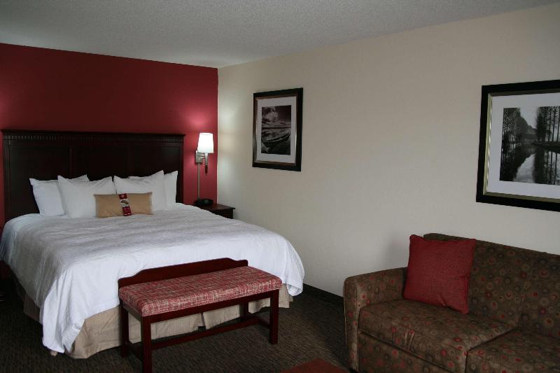 Hampton Inn & Suites Millington - photo 71
