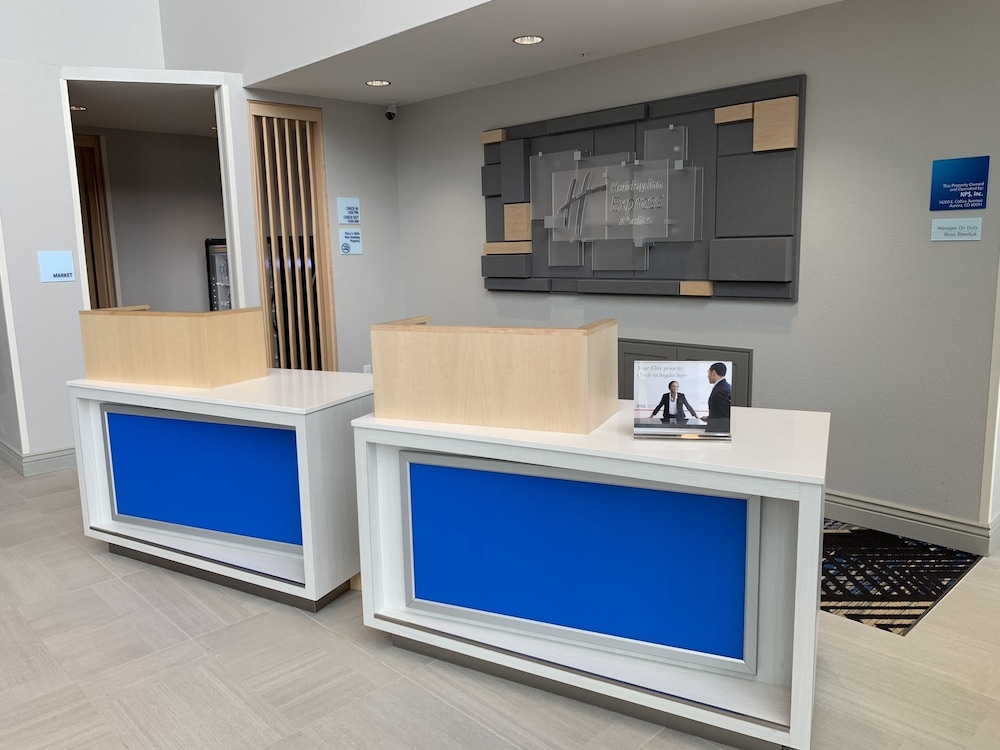 Holiday Inn Express & Suites Denver Aurora Medical Campus an IHG Hotel - photo 2